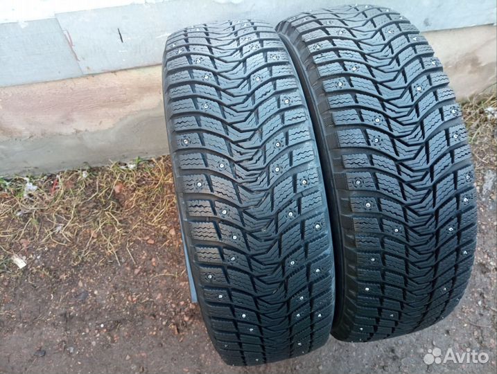 Michelin X-Ice North XIN3 215/65 R16