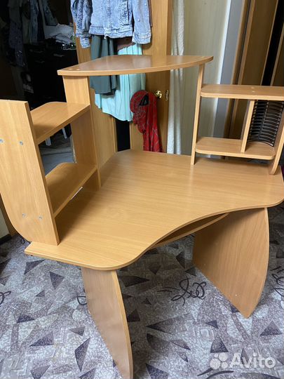 Компьютерный стол