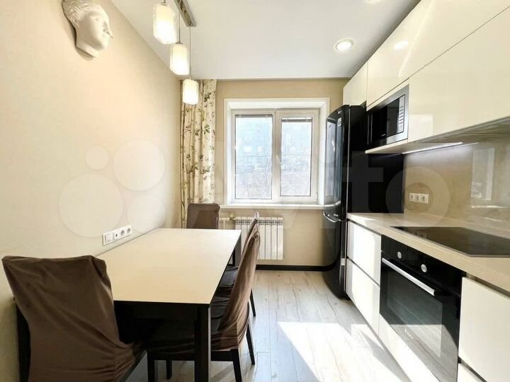 2-к. квартира, 55 м², 4/9 эт.
