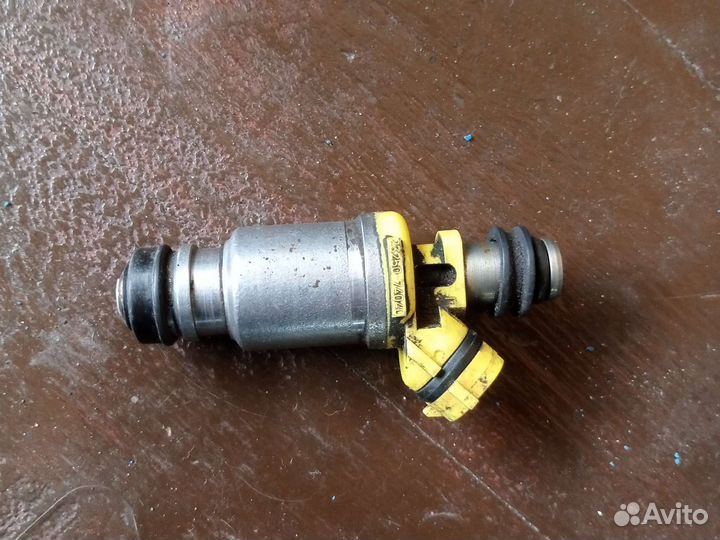 Форсунка топливная Toyota 3S-FE 2.0 л Бензин