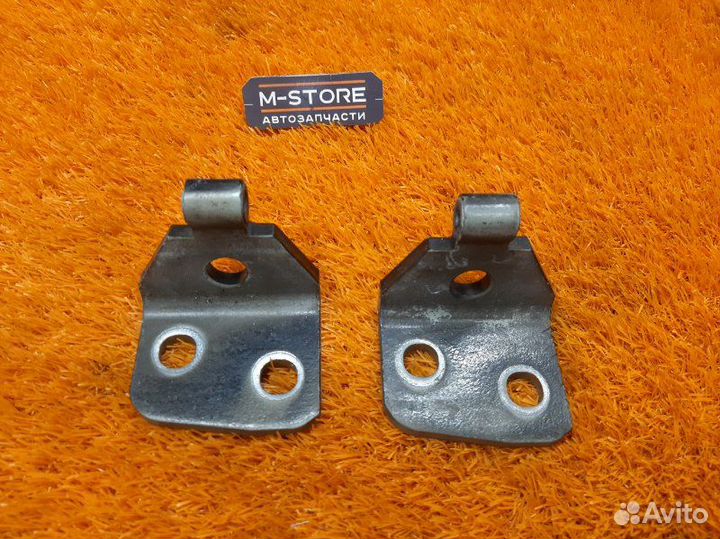 Петля двери передняя правая Bmw X3 E83 N52B25A