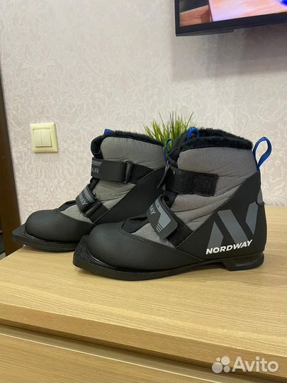 Лыжные ботинки