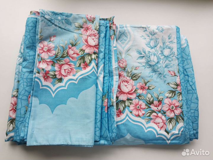 Полотенца махровые новые, скатерть новая