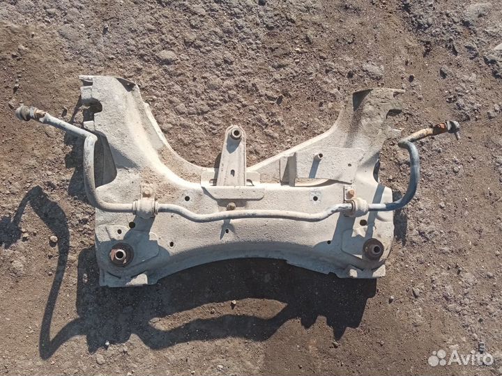 Подрамник Рено Меган 2 2009г