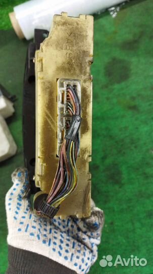 Блок управления печки/климат-контроля Mazda MPV 2