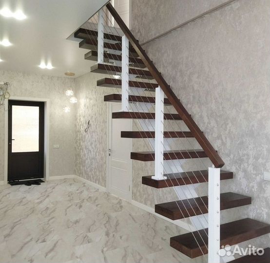 Лестница на второй этаж под ключ