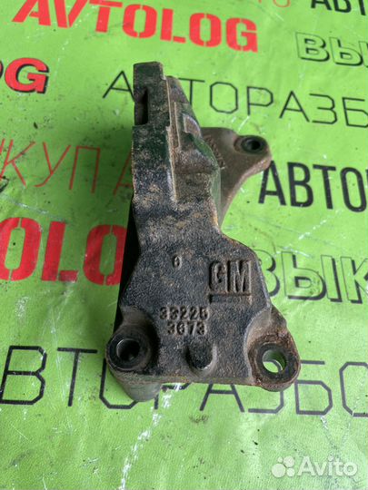 Кронштейн двигателя Opel Astra H