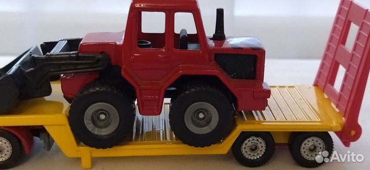 Модель тягач с фронтальным погрузчиком,Siku