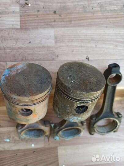 Шатуны с поршнями на 245 ммз и 968 заз
