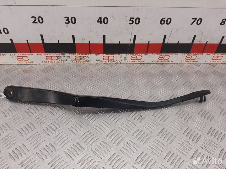 Щеткодержатель (поводок стеклоочистителя, дворник)