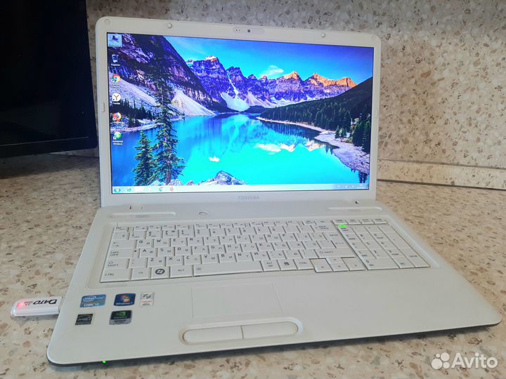 Toshiba Sattelite C670 17 дюймовый