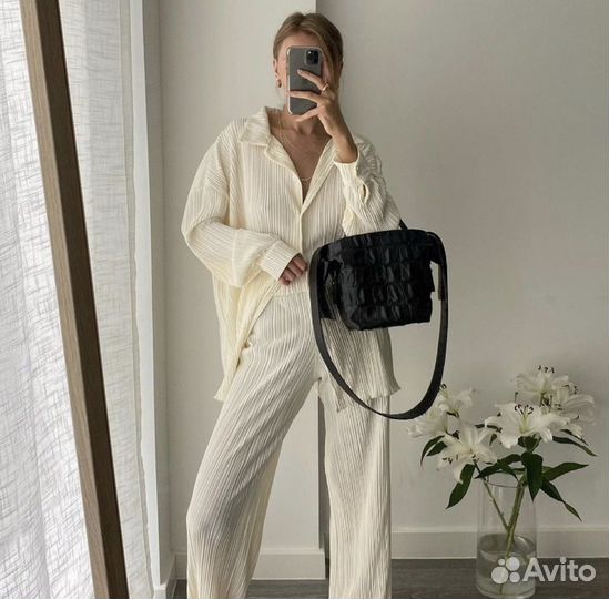 Костьм женский белый
