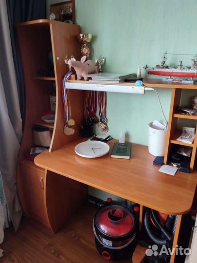 Компьютерный стол