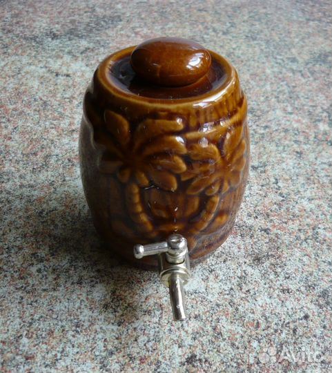 Разные фарфоровые статуэтки