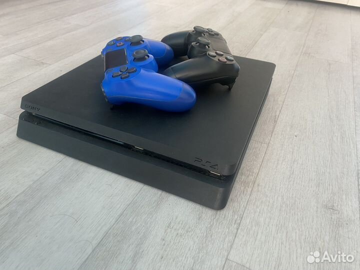 Sony playstation 4 PS4 slim 1 tb и 2 Джостика