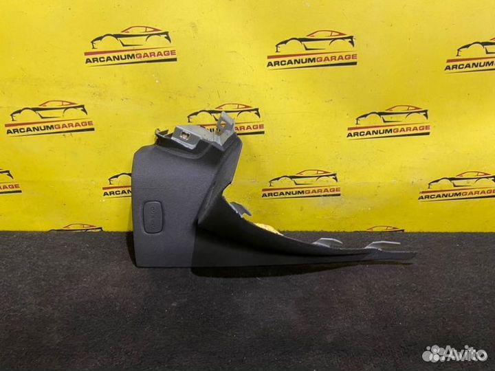 Обшивка стойки задняя левая Mercedes 204 W204