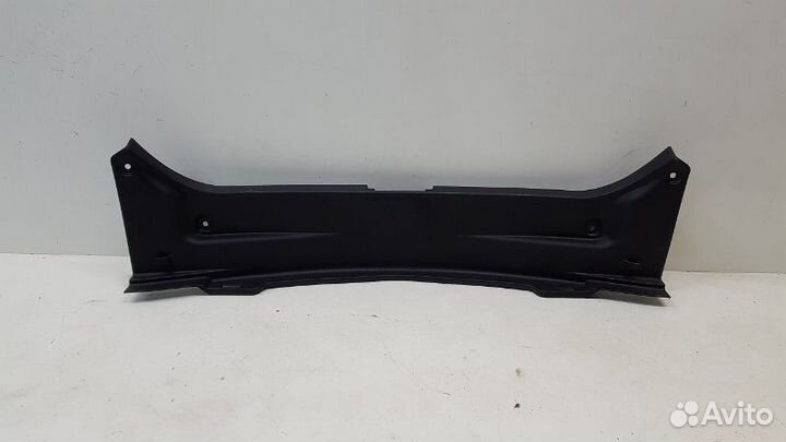 Накладка замка багажника Toyota Camry V70 2018