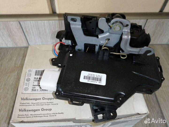 Замок двери VW Touareg Porsche Cayenn