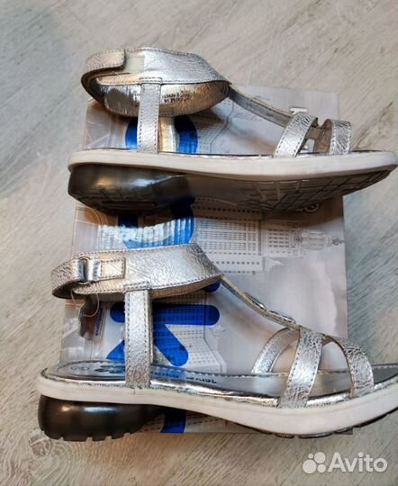 Новые кожаные сандалии для девочки Kapika, 34