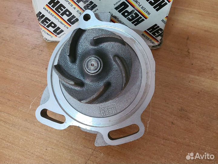 Помпа Ауди 80, 90, 100