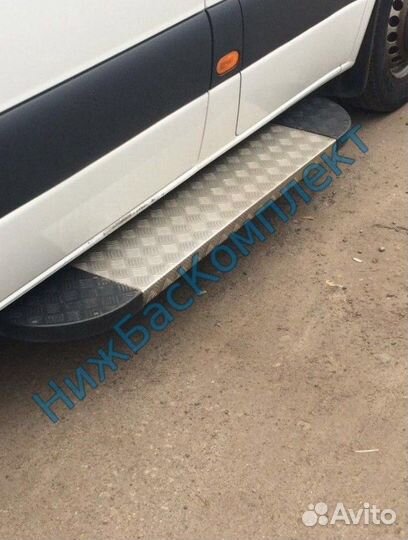 Боковая подножка на Мерседес Спринтер Крафтер