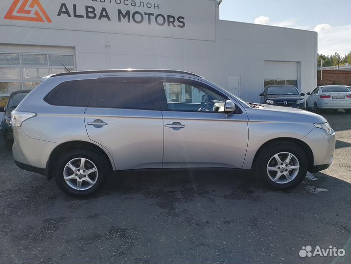 Mitsubishi Outlander 2.0 CVT, 2012, 180 280 км