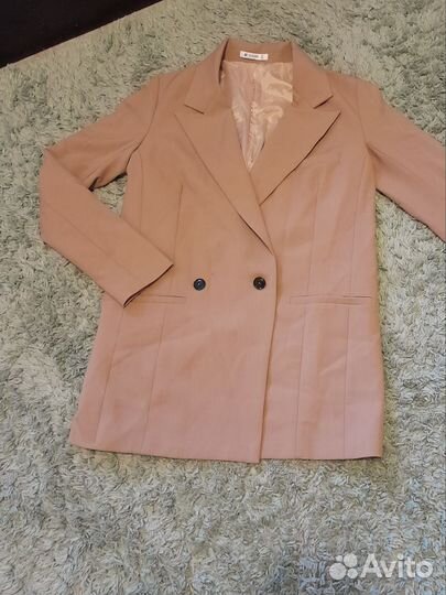 Пиджак, джинсы, костюм женские