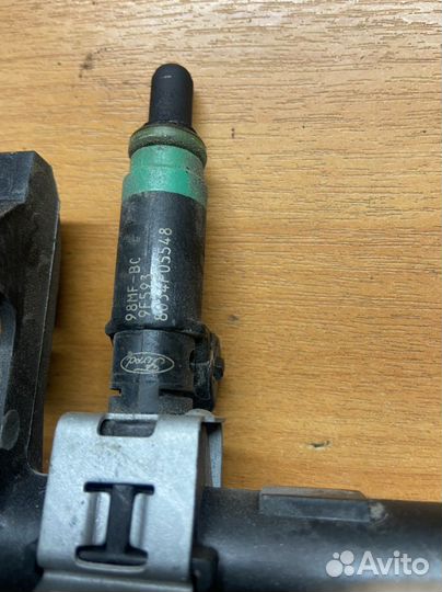 Топливная рампа с форсунками Ford Fusion 1,4