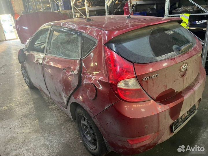 Стекло двери заднее левое Hyundai Solaris