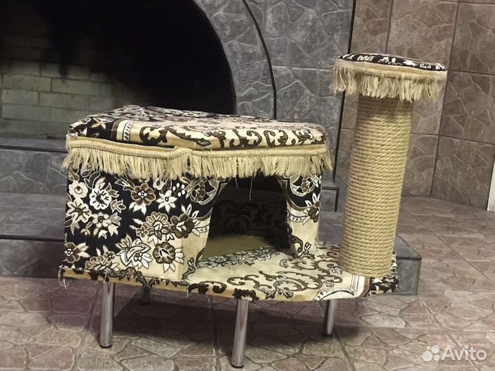 Домик для кошки с когтеточкой бу