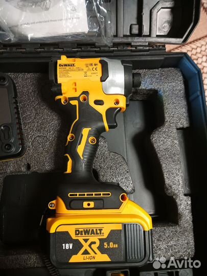 Шуруповерт dewalt 18v новый