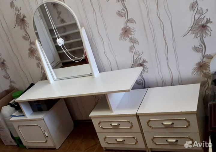 Спальный гарнитур