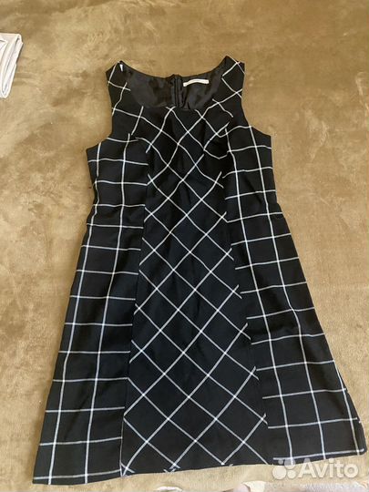 Много платьев