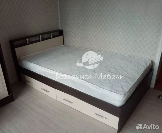 Кровать