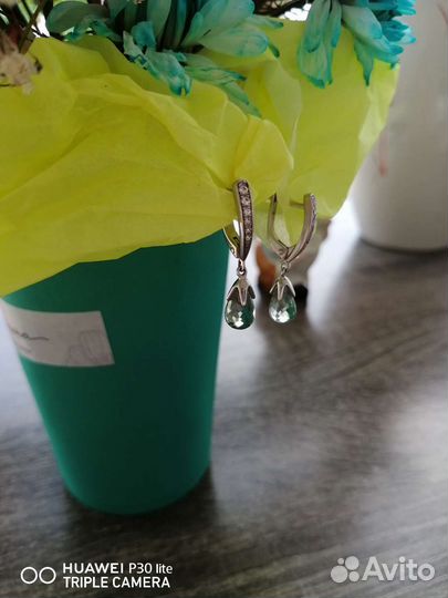 Серебряные серьги, бриолет