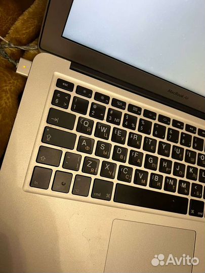 Apple MacBook Air 13 2012 core I5 /4096/128gb SSD