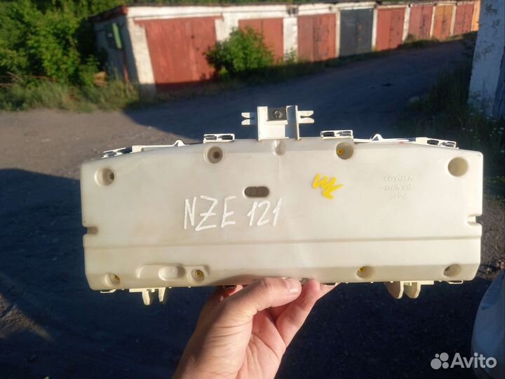 Панель приборов Toyota Corolla Spasio NZE 121