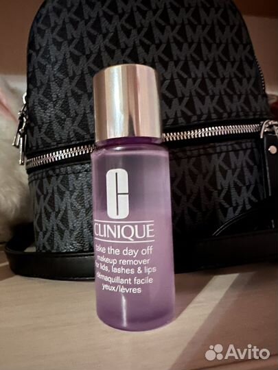 Средство для снятия макияжа новая