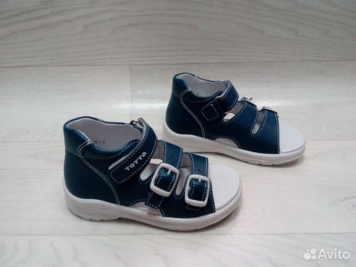 Новые сандалии тотто размер 23 идет как 24 размер