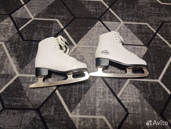 Коньки фигурные