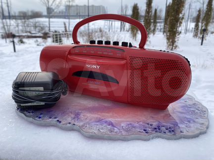 Магнитофон Sony CFS-E2 красный