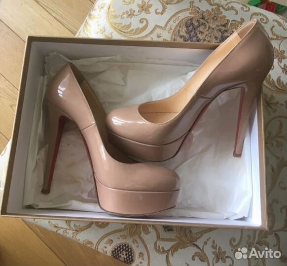 Туфли женские Christian Louboutin