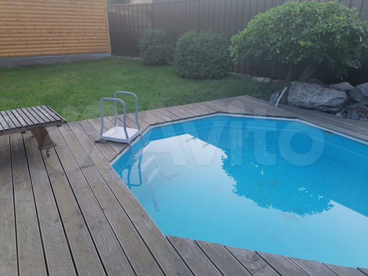 Коттедж 300 м² на участке 10 сот.