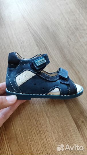Сандали на мальчика новые