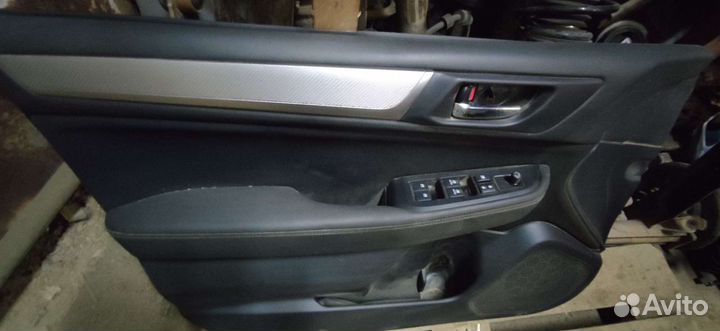 Стекло задней правой двери BMW X3 E83