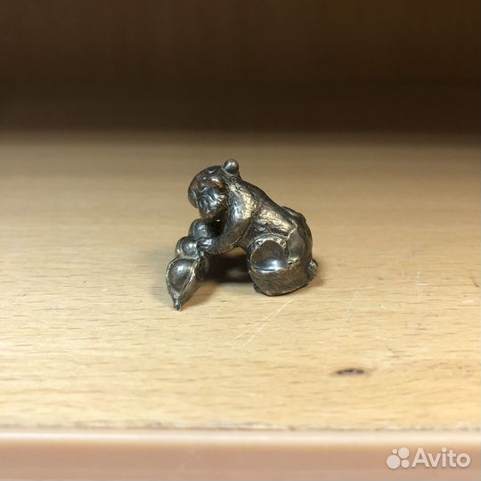 Статуэтка бронзовая Хомяк с горохом