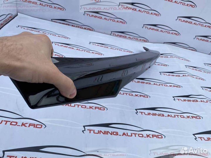 Спойлер под стекло Lexus 570 U5922