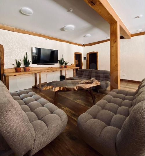 Дом 495 м² на участке 40 сот.