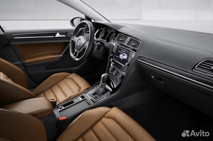 Торпедо (подушка, панель, парприз) на VW Golf 7