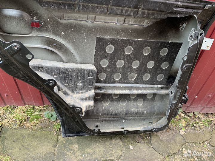 Дверь задняя левая Порше Кайен 955/957.Туарег